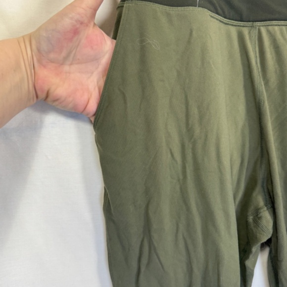 Lululemon Leggings Womens Size 10 Green Sunset Salutation Cropped Loose Fit High - Picture 2 of 9